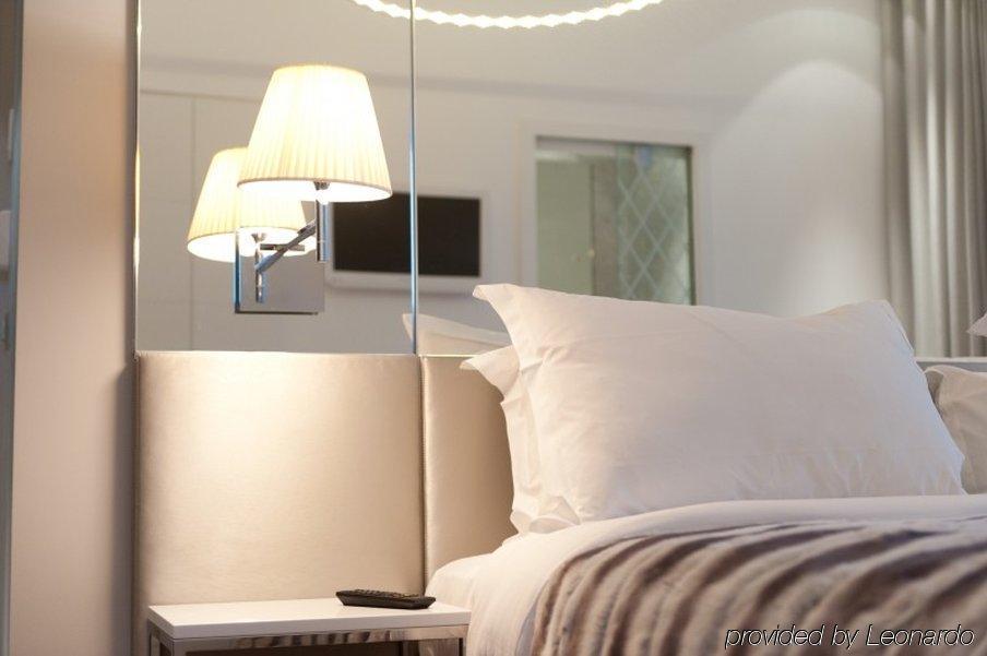 Le Cesar Hotel Plan-de-Cuques Екстериор снимка